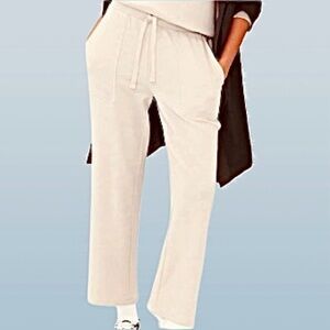NWT. GAP Straight Leg Lounge Pants/Sweatpants with Front Pockets.